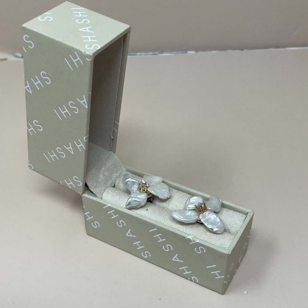 Shashi | Flower Pearl Earrings in Ivory